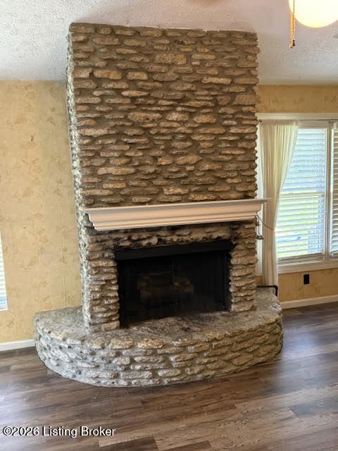 8605 Blue Lick Road Louisville, KY 40219 - Photo 12 of 28 Awesome creekrock fireplace in Great Rm