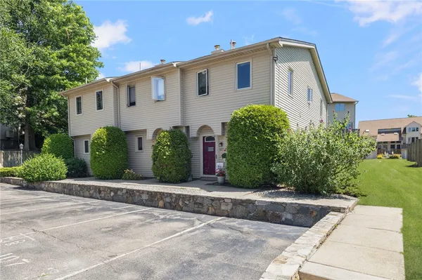 $325,000 | 200 Cannon Street, Unit 107, Cranston, RI 02920