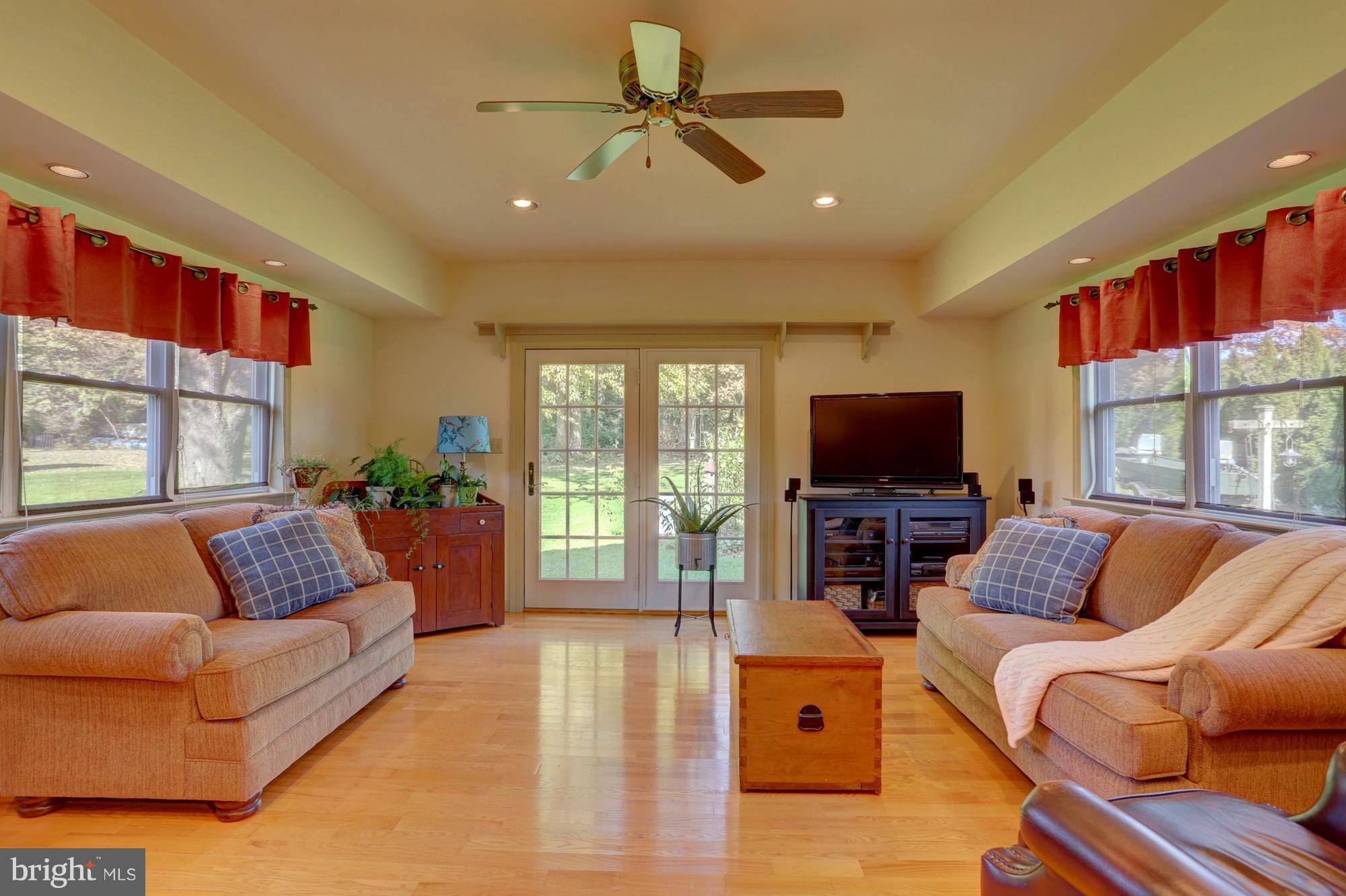 52 Scotland Road Quarryville, PA 17566 - Photo 12 of 32 Family Room
