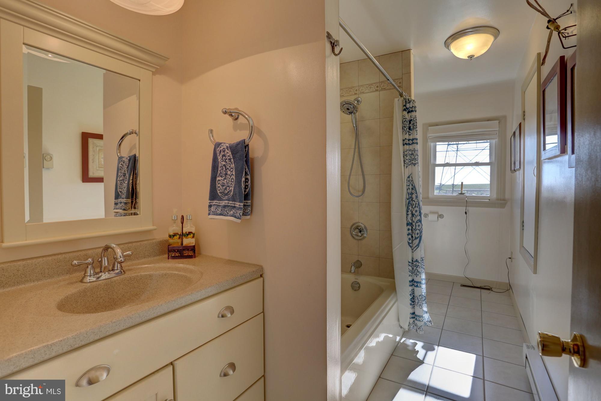 52 Scotland Road Quarryville, PA 17566 - Photo 15 of 32 Full Bathroom