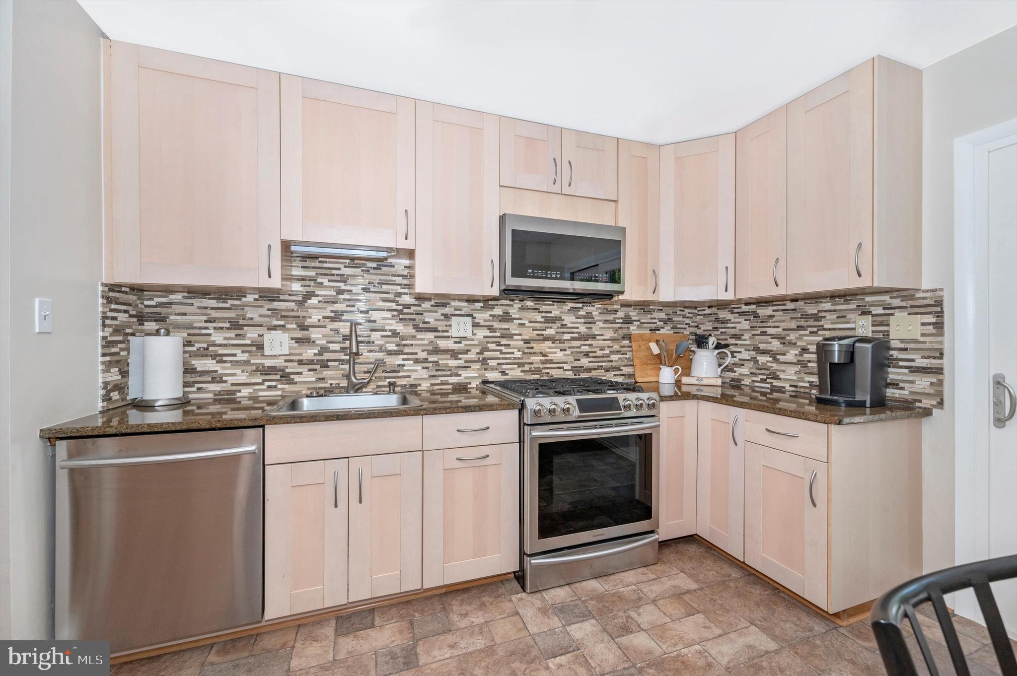 17125 Chiswell Road Poolesville, MD 20837 - Photo 12 of 71