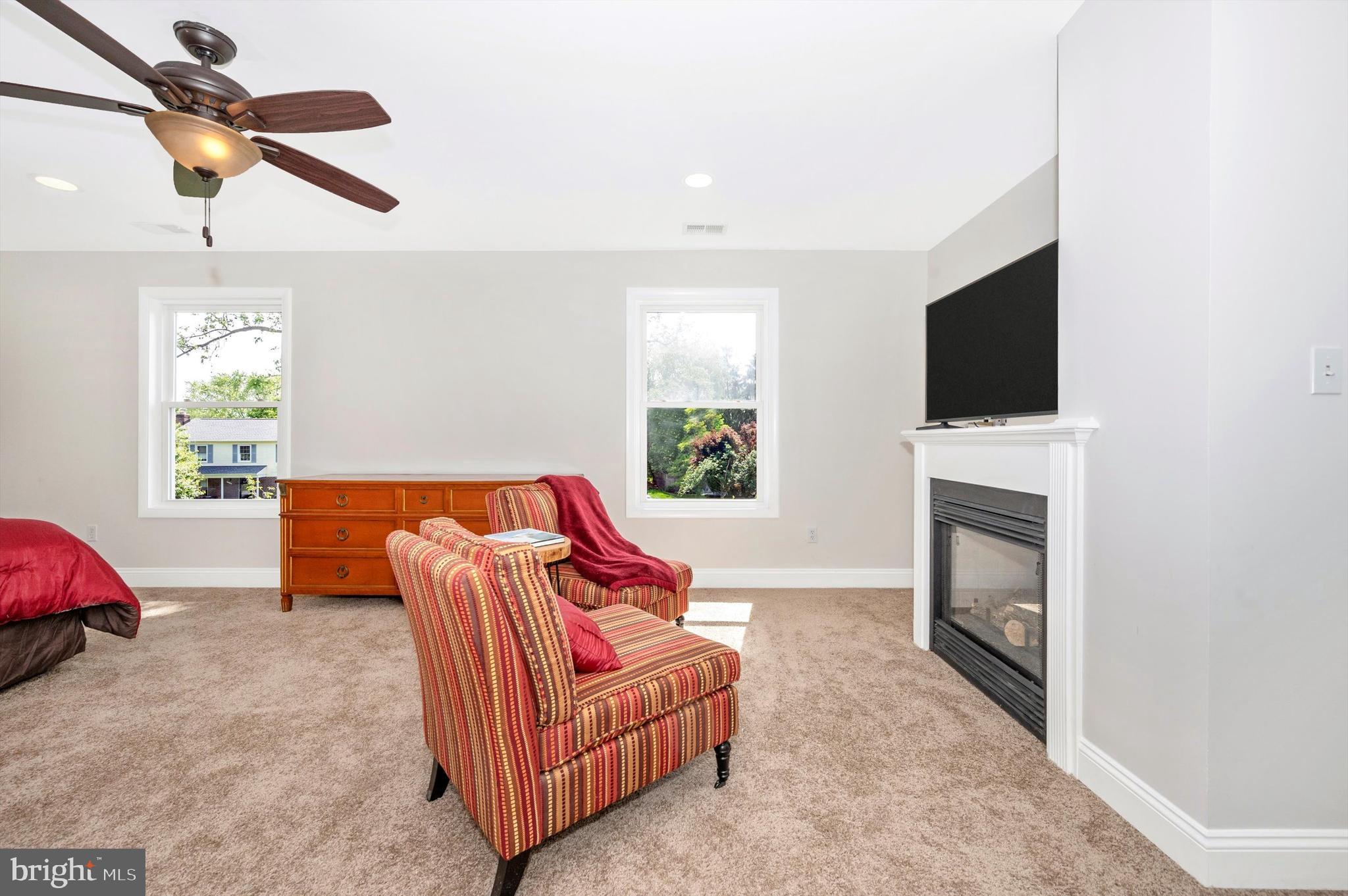 17125 Chiswell Road Poolesville, MD 20837 - Photo 20 of 71 Quiet sitting area!