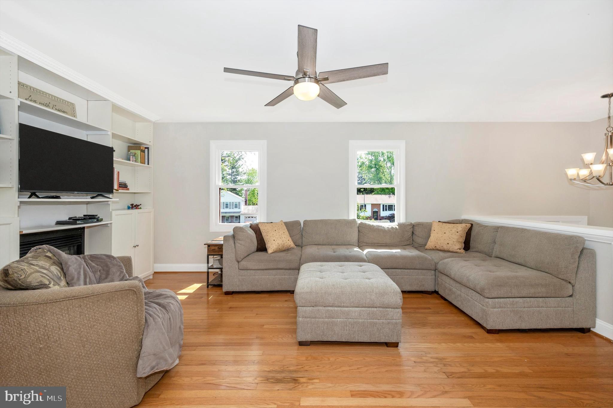 17125 Chiswell Road Poolesville, MD 20837 - Photo 5 of 71 Flooded with Natural Light!