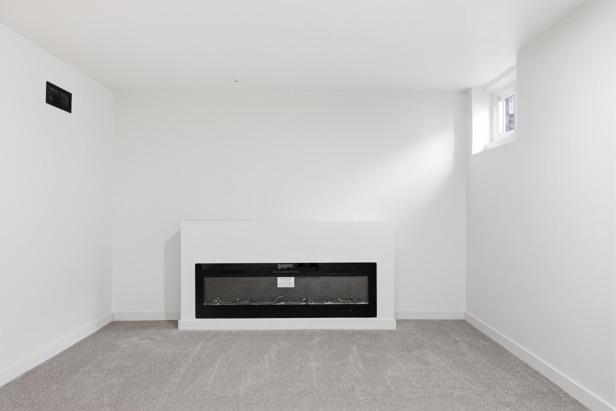 323 East 43rd Street Minneapolis, MN 55409 - Photo 8 of 32