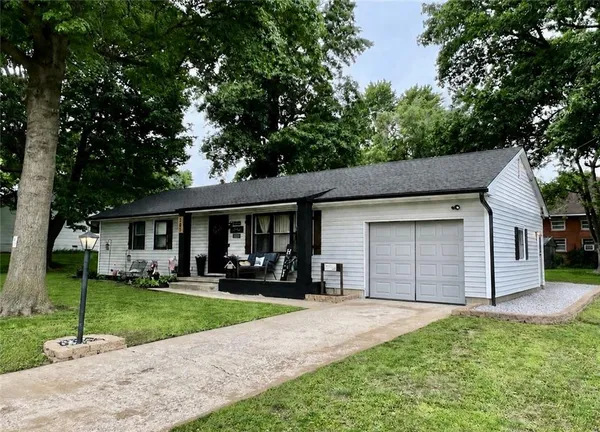 $220,000 | 207 West 2nd Street, Alma, MO 64001