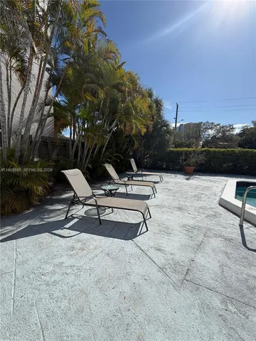 $1,750 | 16950 West Dixie Highway, Unit A 526, North Miami Beach, FL 33160