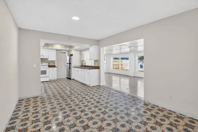 $599,900 | 8961 Northwest 21st Street, Pembroke Pines, FL 33024