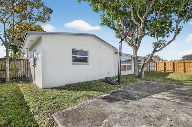 $599,900 | 8961 Northwest 21st Street, Pembroke Pines, FL 33024