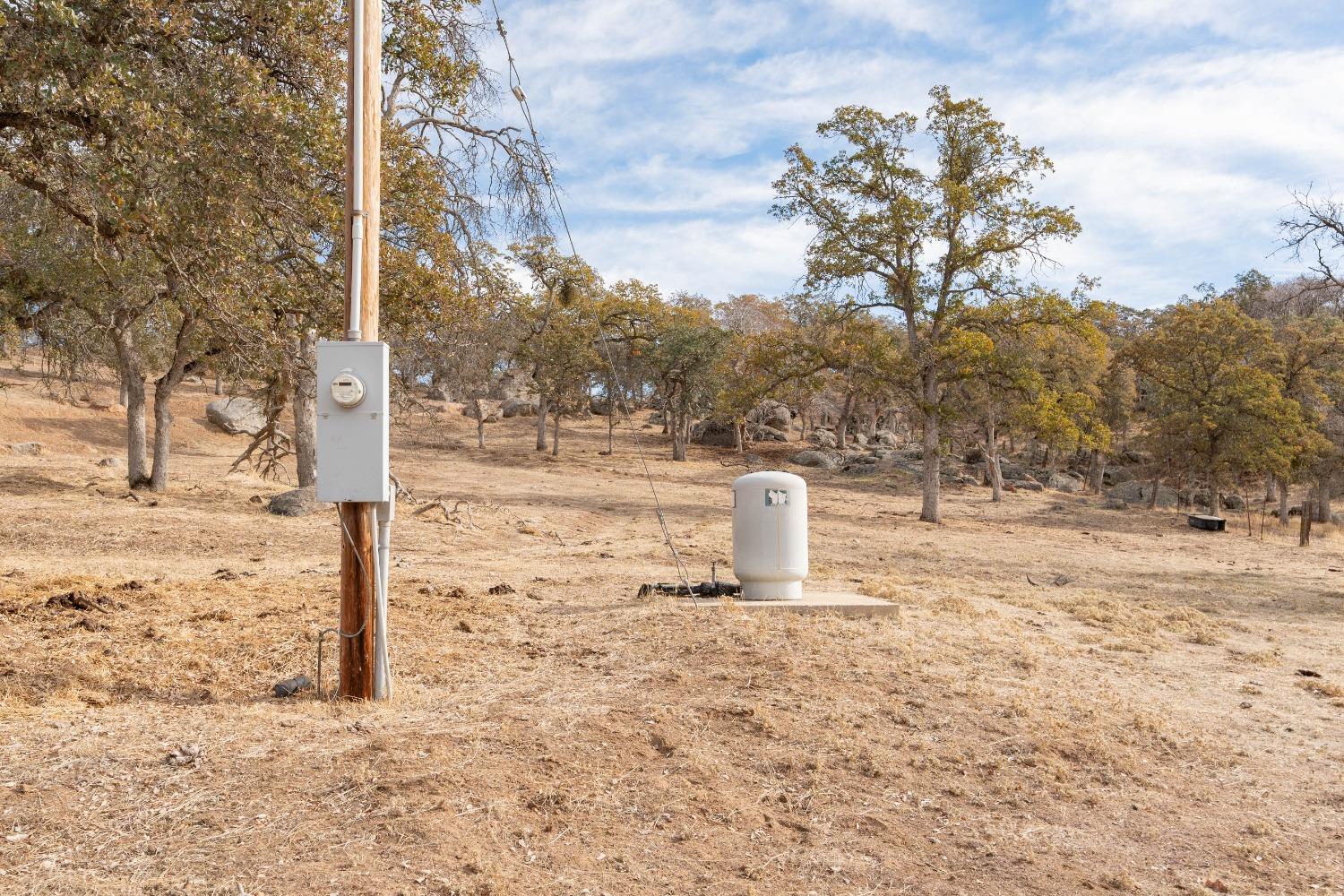 40778 Iris Road Squaw Valley, CA 93675 - Photo 27 of 44 a view of a road with a snow on the road