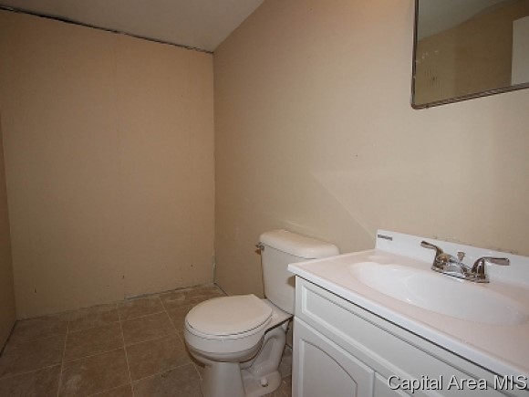 2305 Sutherland Road Springfield, IL 62702 - Photo 9 of 12
