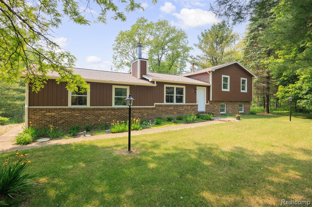 1931 East Marr Road Howell, MI 48855 - Photo 2 of 31
