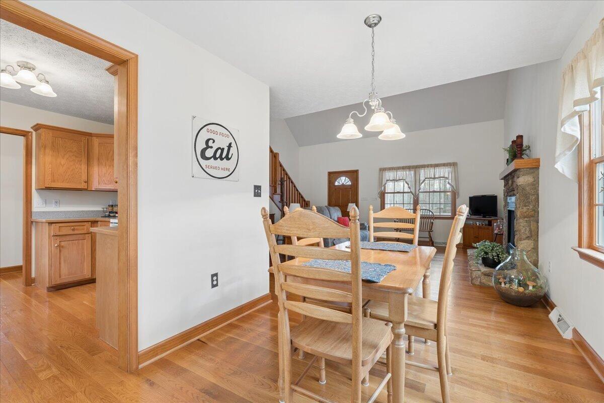 2064 Parker Road Bedford, VA 24523 - Photo 11 of 41 Dining Area