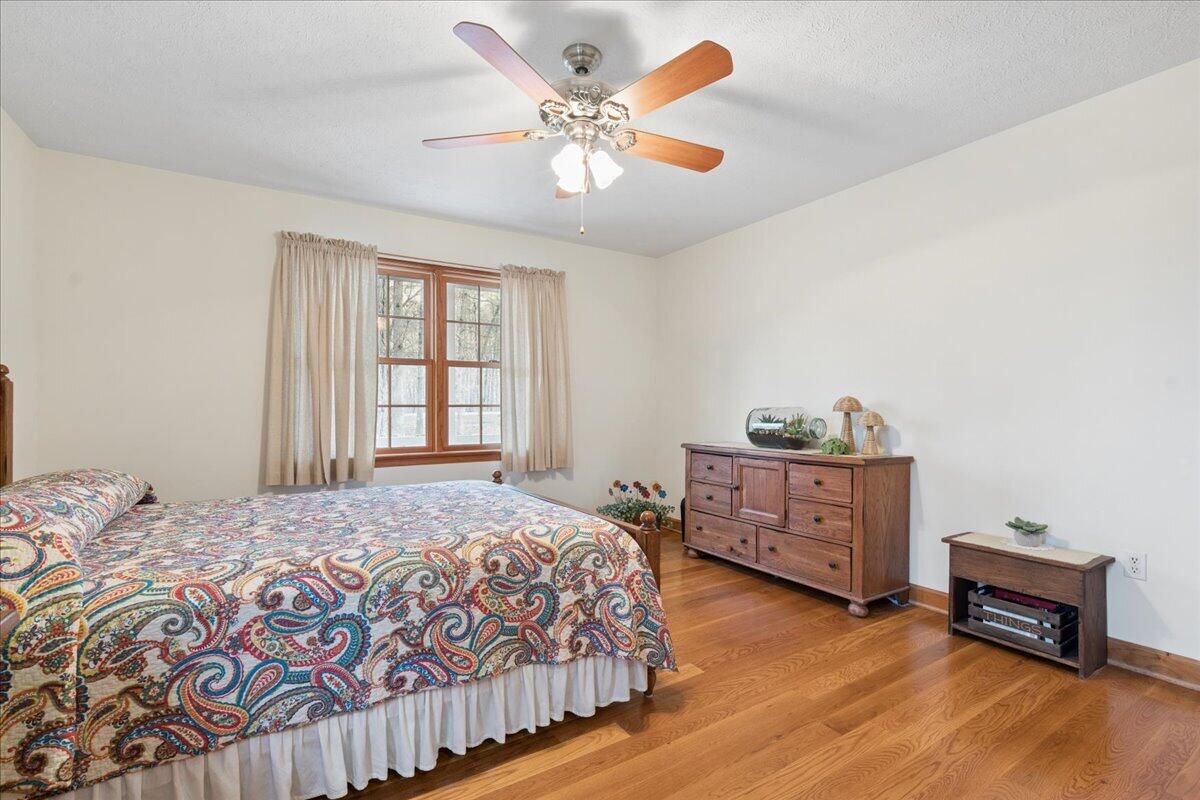 2064 Parker Road Bedford, VA 24523 - Photo 17 of 41 Main Level Bedroom