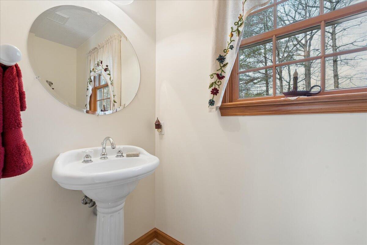 2064 Parker Road Bedford, VA 24523 - Photo 21 of 41 Half Bath