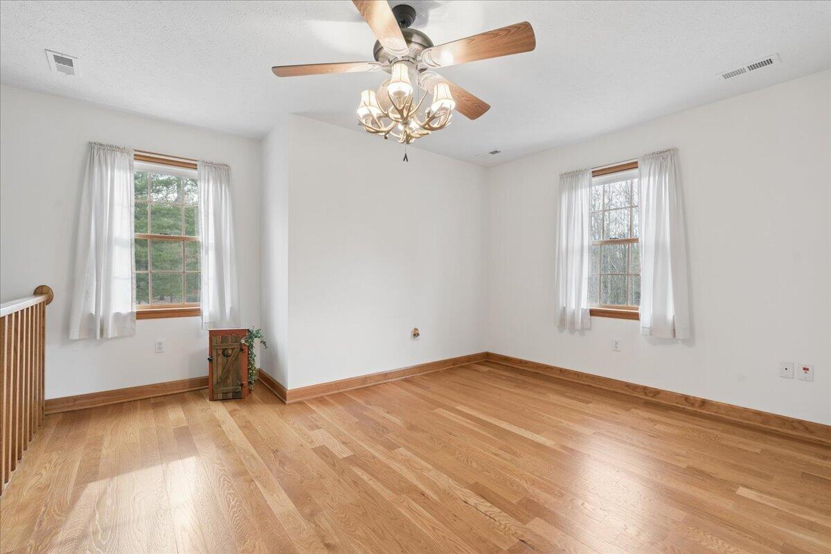 2064 Parker Road Bedford, VA 24523 - Photo 22 of 41 Loft
