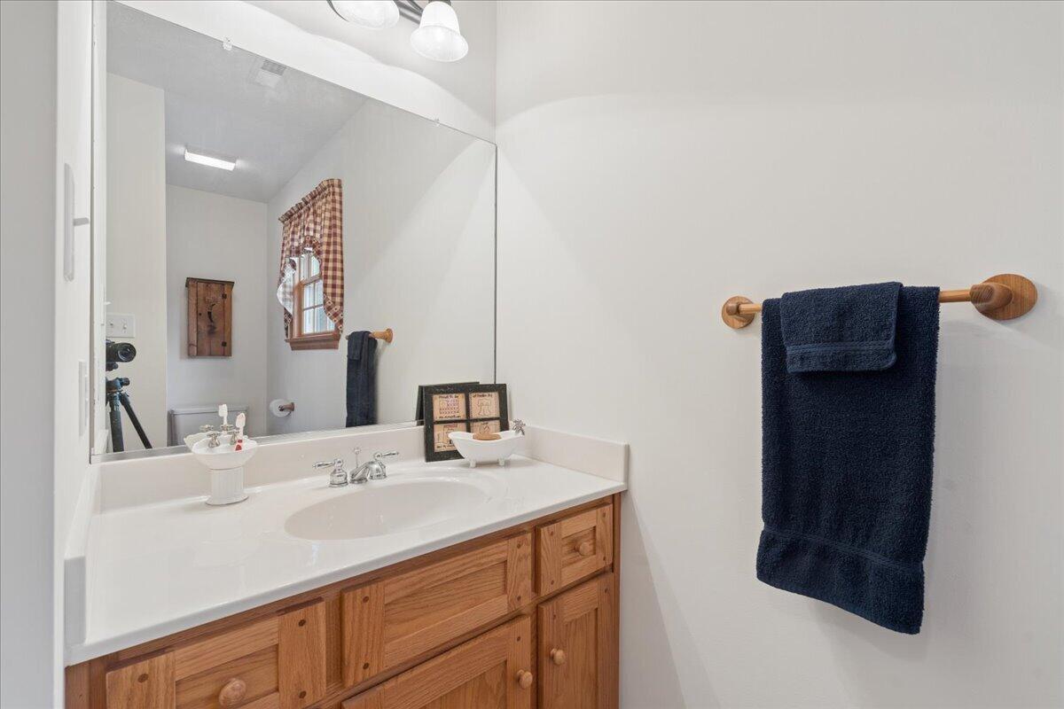 2064 Parker Road Bedford, VA 24523 - Photo 28 of 41 Upper Bathroom