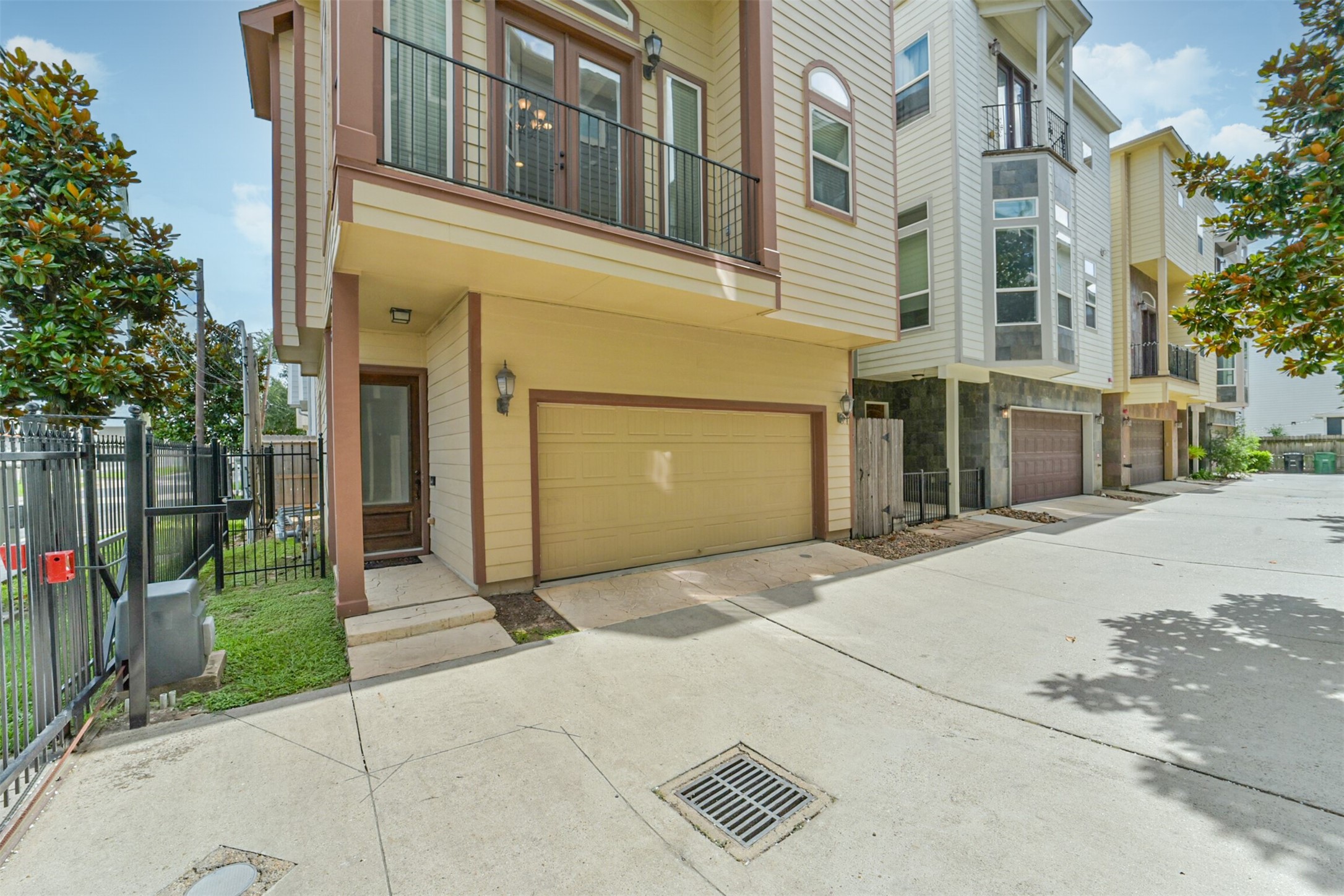 2016 Sabine Street Houston, TX 77007 - Photo 2 of 29