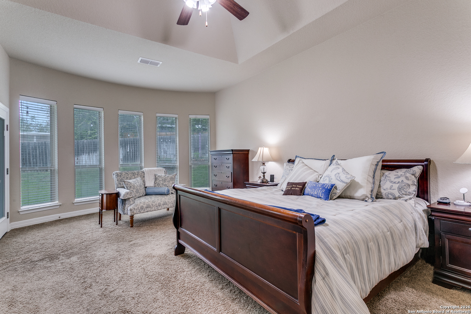 701 Morningside Drive Terrell Hills, TX 78209 - Photo 21 of 47 a room with a bed and a large window