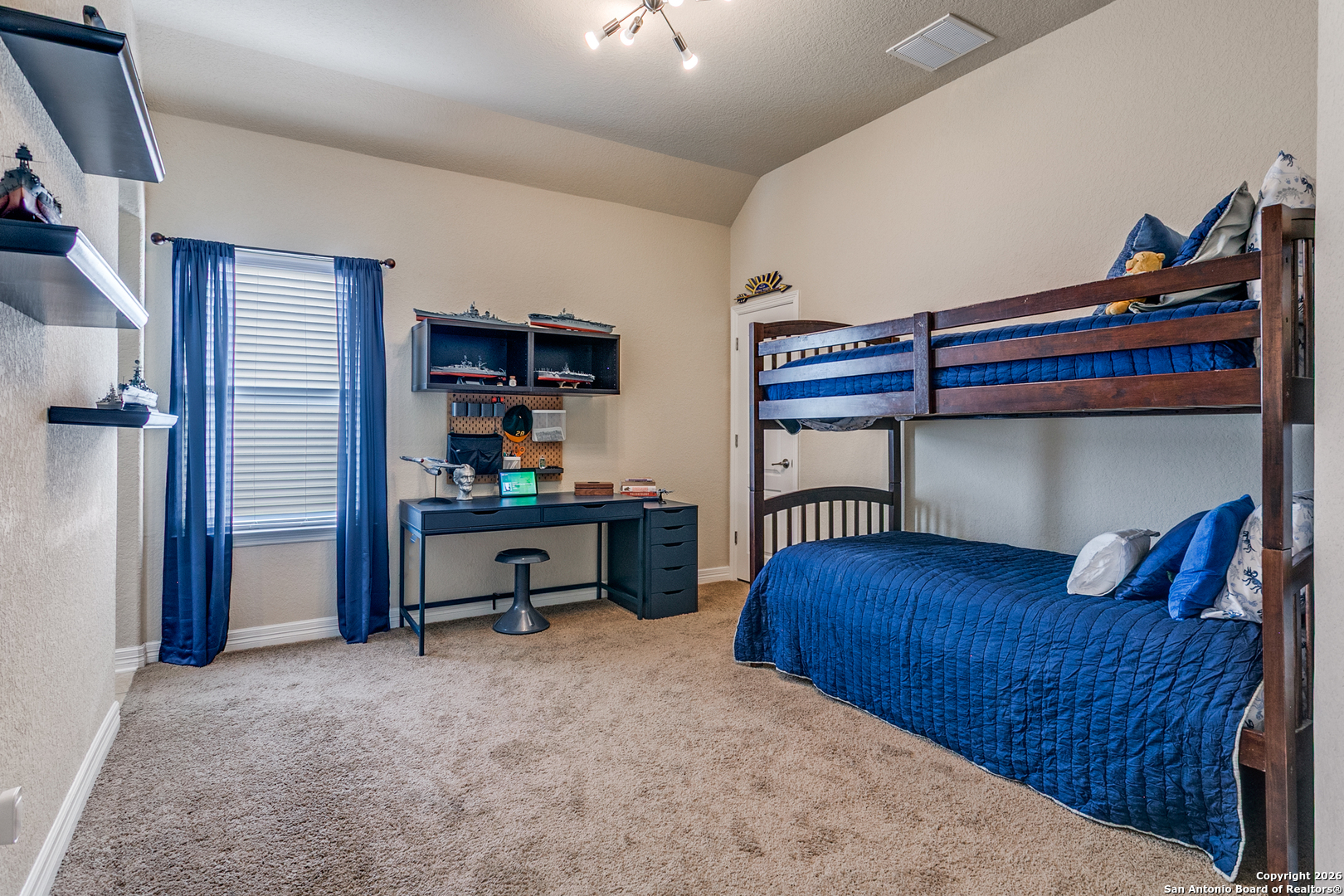 701 Morningside Drive Terrell Hills, TX 78209 - Photo 31 of 47 a bedroom with a bed and a closet