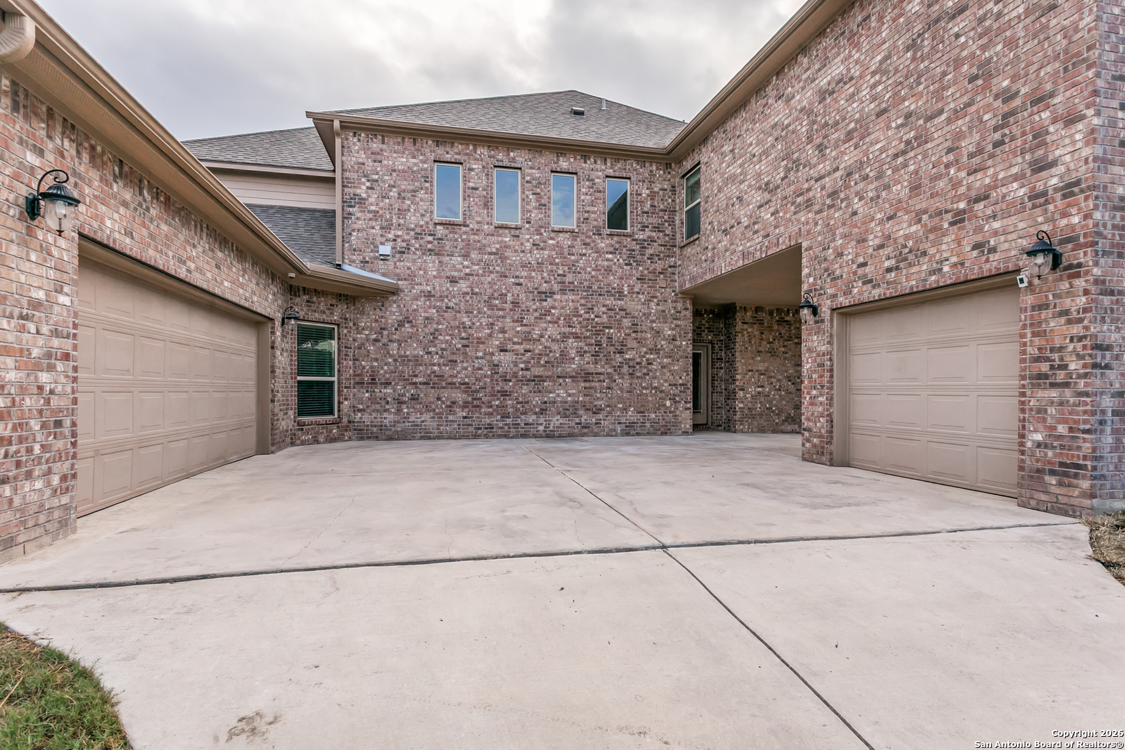 701 Morningside Drive Terrell Hills, TX 78209 - Photo 36 of 47 a front view of a house with garage