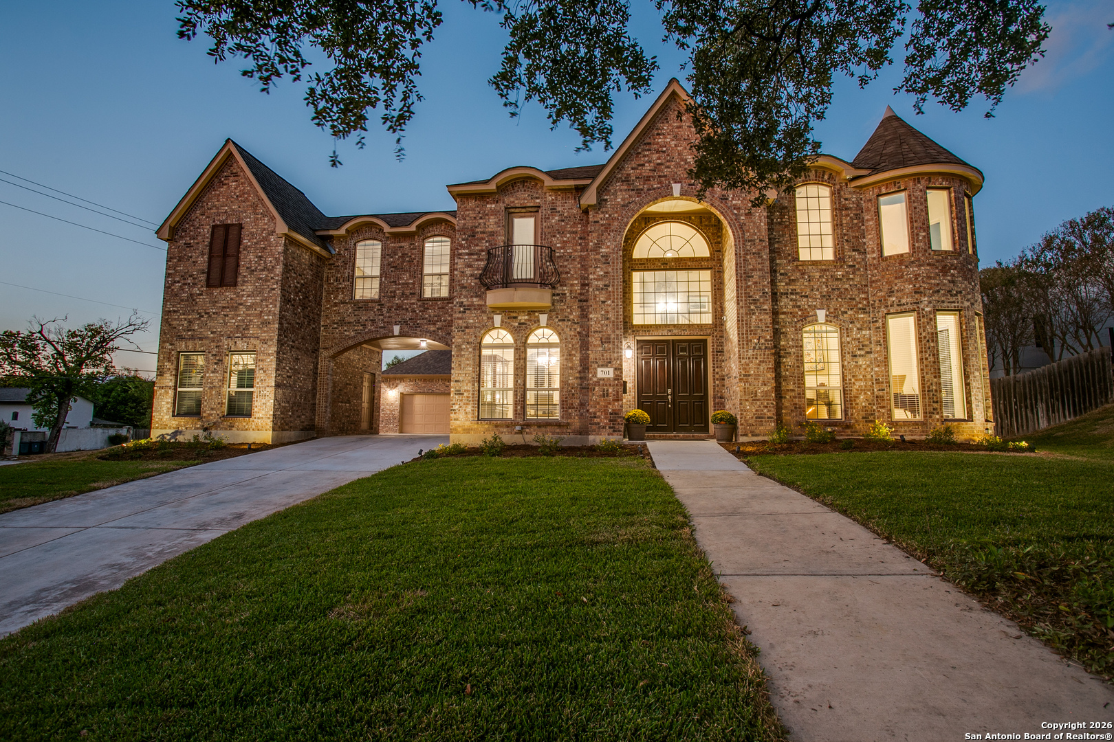 701 Morningside Drive Terrell Hills, TX 78209 - Photo 43 of 47 a front view of a house with a garden