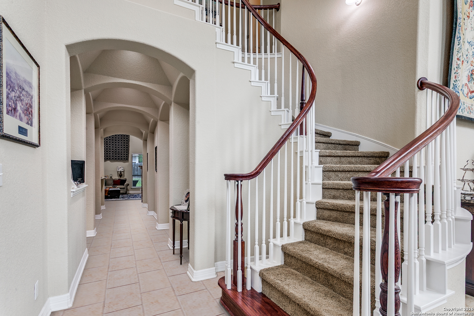 701 Morningside Drive Terrell Hills, TX 78209 - Photo 10 of 47 a view of entryway and hall with wooden floor