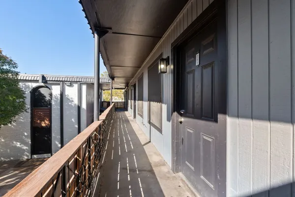 $894 | 1220 West Anderson Lane, Unit 106, Austin, TX 78757