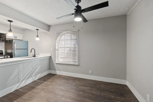 $894 | 1220 West Anderson Lane, Unit 106, Austin, TX 78757