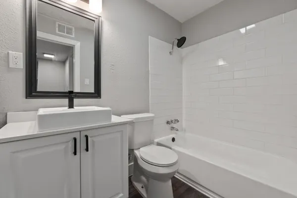 $894 | 1220 West Anderson Lane, Unit 106, Austin, TX 78757