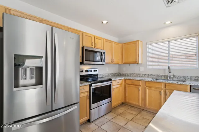 $2,300 | 17606 North 17th Place, Unit 1125, Phoenix, AZ 85022