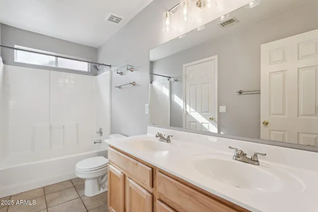 $2,300 | 17606 North 17th Place, Unit 1125, Phoenix, AZ 85022