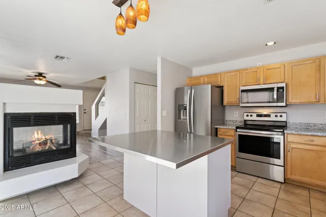 $2,300 | 17606 North 17th Place, Unit 1125, Phoenix, AZ 85022