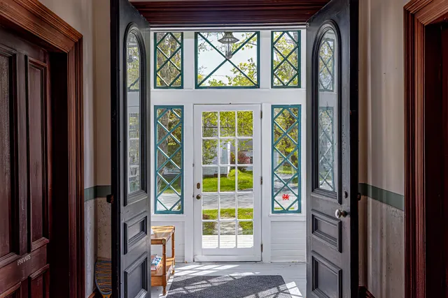 $869,000 | 19 Naskeag Point Road, Brooklin, ME 04616