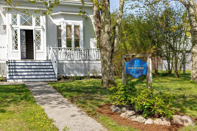 $869,000 | 19 Naskeag Point Road, Brooklin, ME 04616