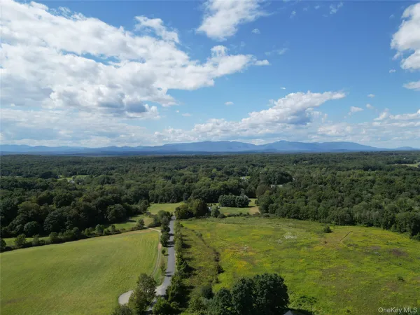 $1,700,000 | 108 Wey Road, Rhinebeck, NY 12572