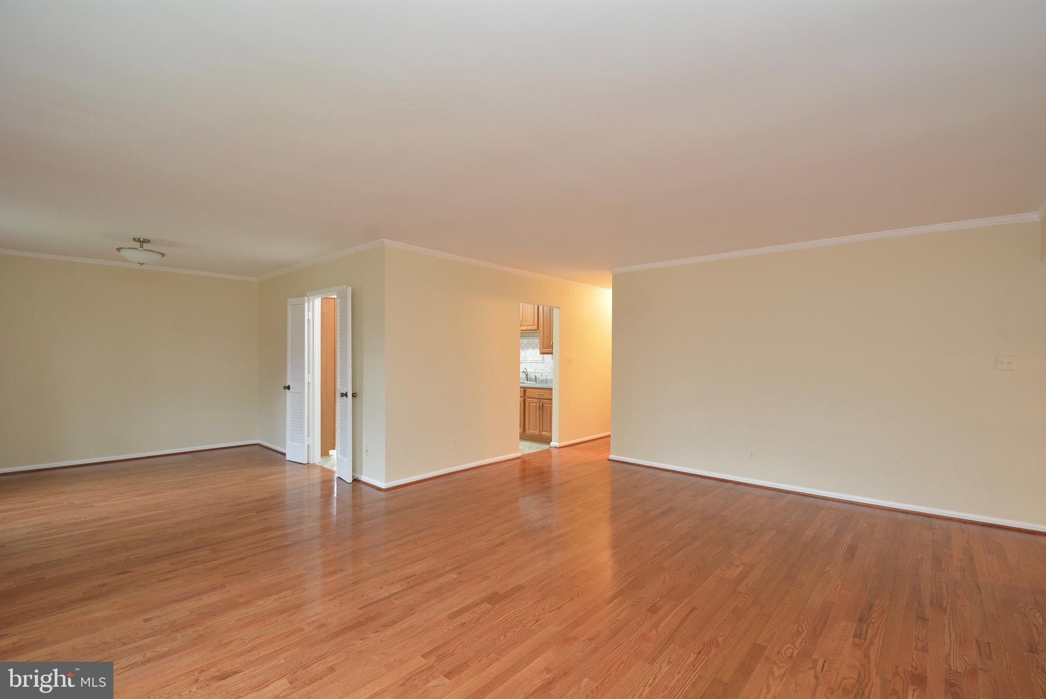 6911 Rochambeau Place Springfield, VA 22153 - Photo 11 of 45 Living Room/Dining Room