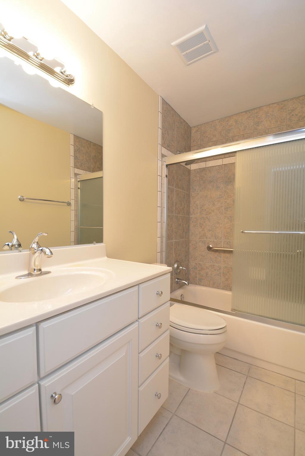 6911 Rochambeau Place Springfield, VA 22153 - Photo 17 of 45 Hall Bath
