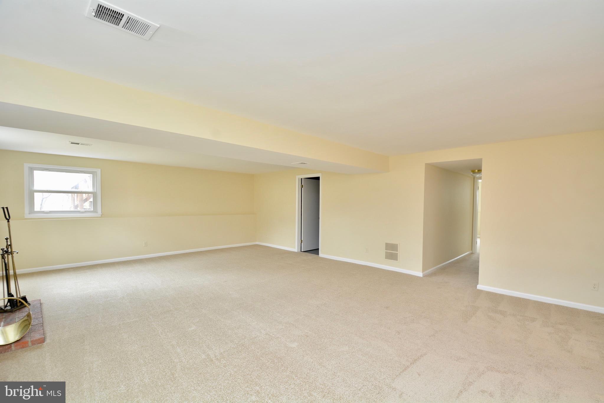 6911 Rochambeau Place Springfield, VA 22153 - Photo 27 of 45 Family Room