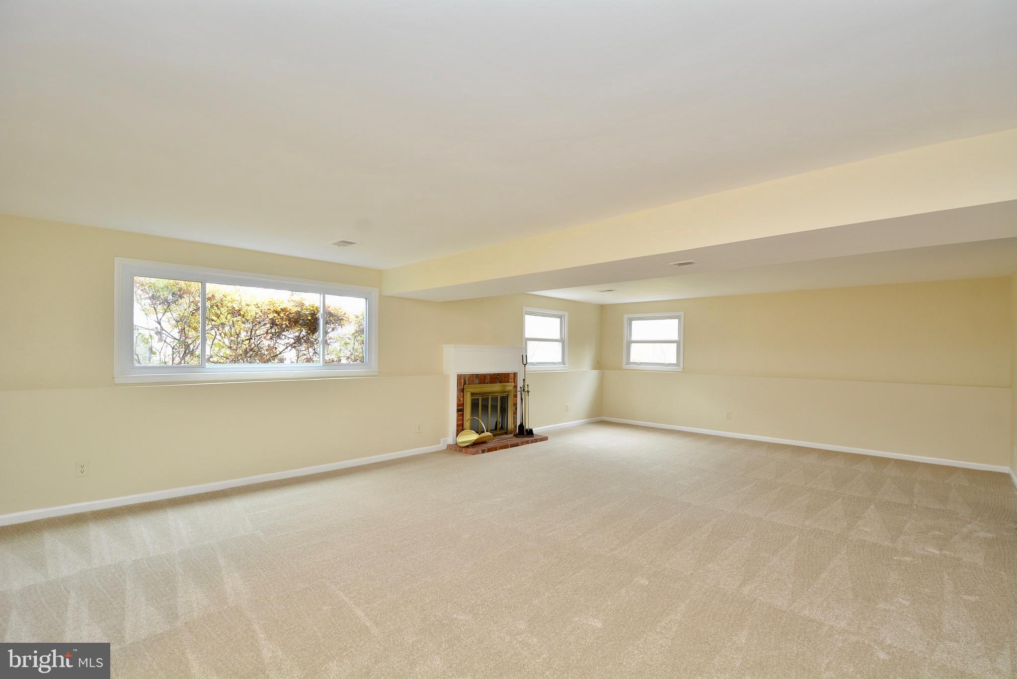 6911 Rochambeau Place Springfield, VA 22153 - Photo 29 of 45 Family Room