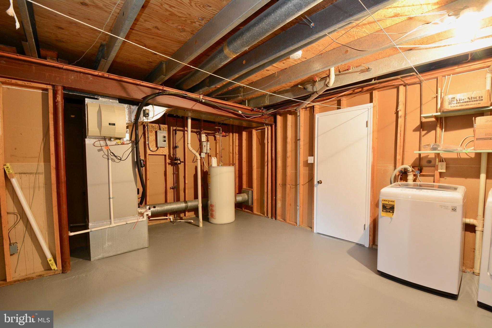 6911 Rochambeau Place Springfield, VA 22153 - Photo 36 of 45 Utility/Storage/Laundry