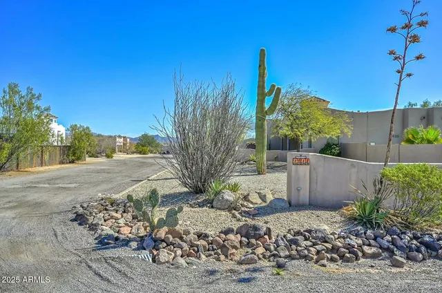 $5,500 | 1411 West Desert Hills Estate Drive, Phoenix, AZ 85086