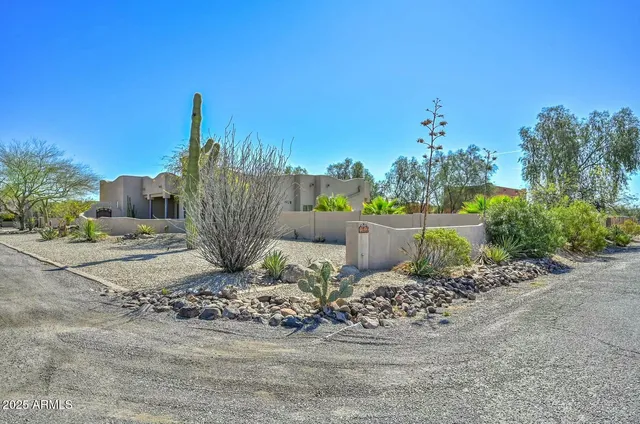 $5,500 | 1411 West Desert Hills Estate Drive, Phoenix, AZ 85086