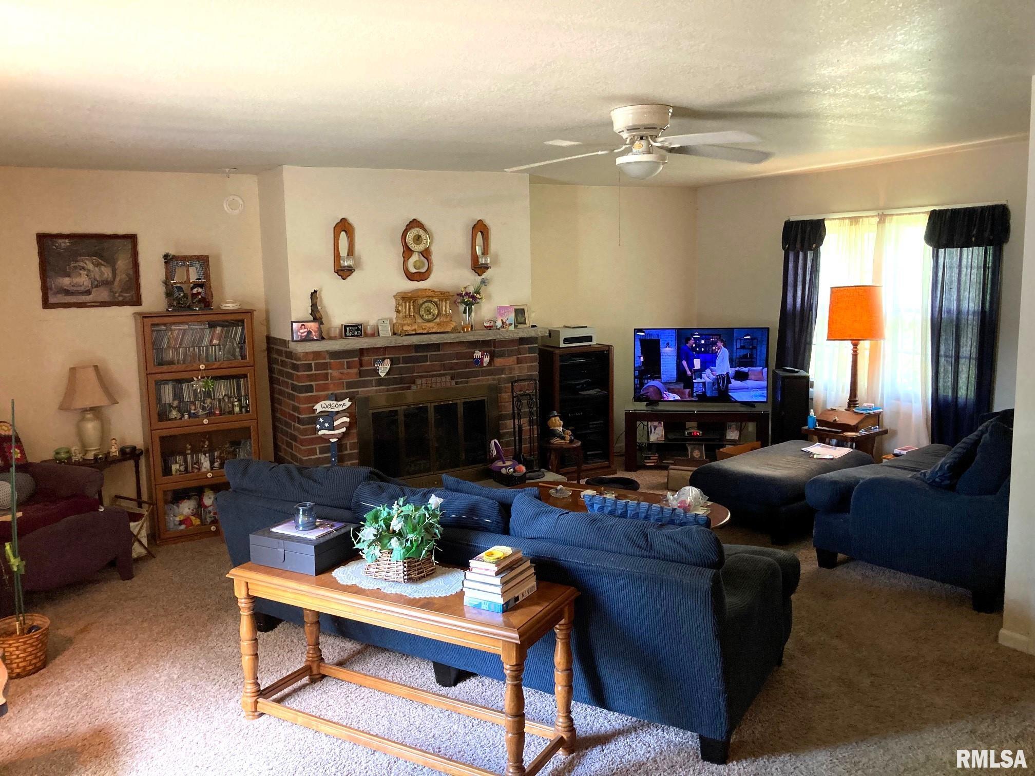 17 Alberta Lane Springfield, IL 62704 - Photo 5 of 15 Gallery Image 5