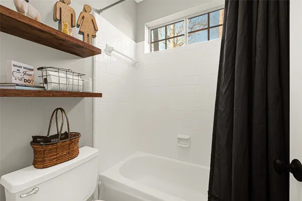 $560,000 | 4110 Walnut Pond Drive, Pasadena, TX 77059