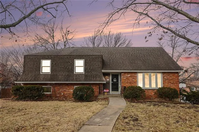 $315,000 | 3201 Southwest Plass Avenue, Topeka, KS 66611