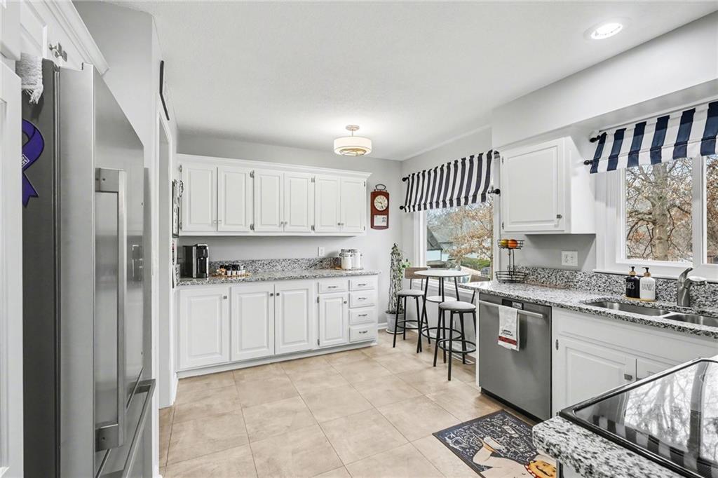 3201 Southwest Plass Avenue Topeka, KS 66611 - Photo 11 of 40