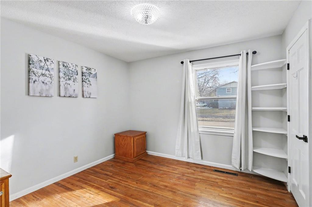 3201 Southwest Plass Avenue Topeka, KS 66611 - Photo 27 of 40