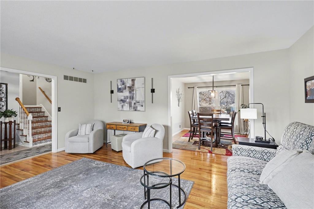 3201 Southwest Plass Avenue Topeka, KS 66611 - Photo 5 of 40