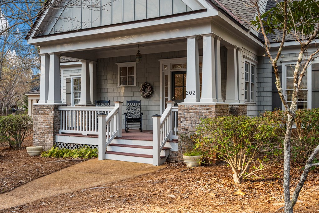 202 White Oak Road Pine Mountain, GA 31822 - Photo 15 of 70 front view of a house
