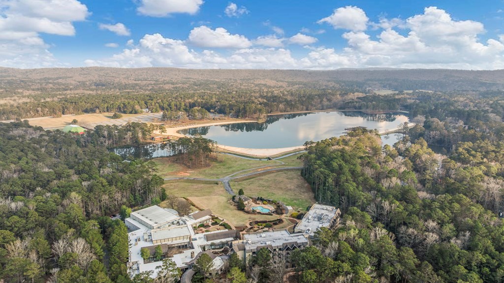 202 White Oak Road Pine Mountain, GA 31822 - Photo 46 of 70 a view of a lake in middle of the town